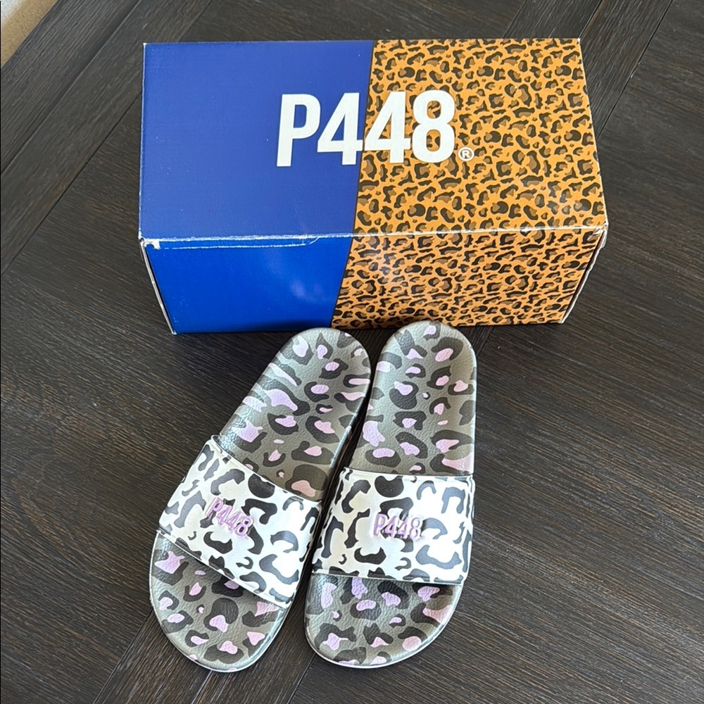 P448 Wild Print Slides with Pink Accents - Picture 4 of 4